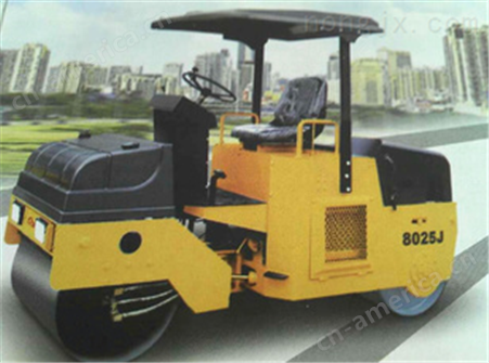 济宁三业是推土机配件生产厂家，支重轮